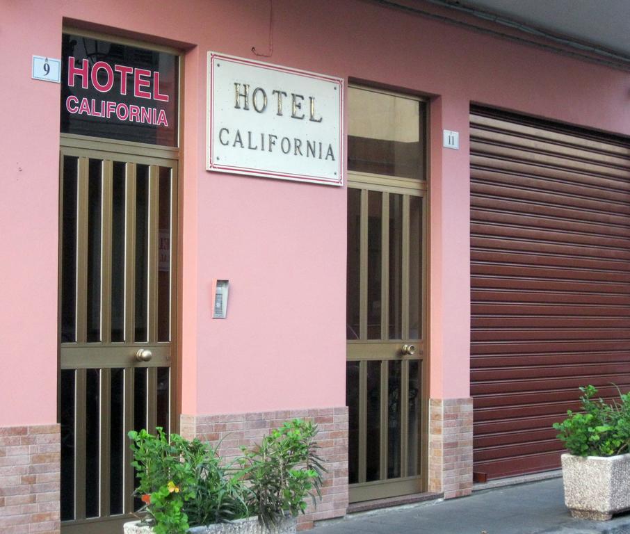 Hotel California Милаццо Экстерьер фото