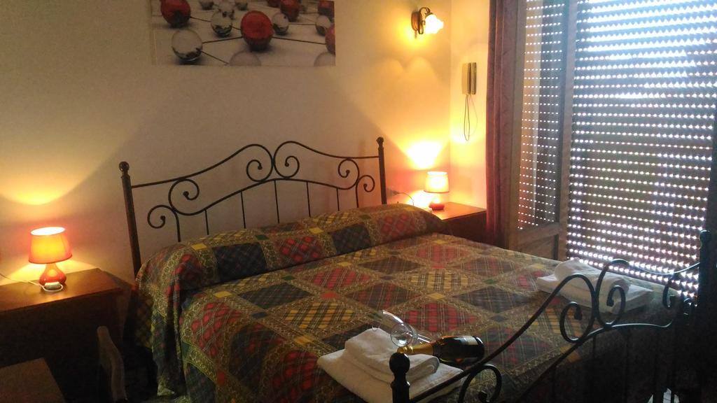 Hotel California Милаццо Экстерьер фото